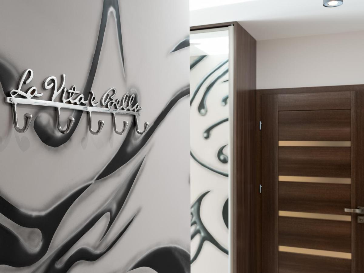 Athome Apartment *